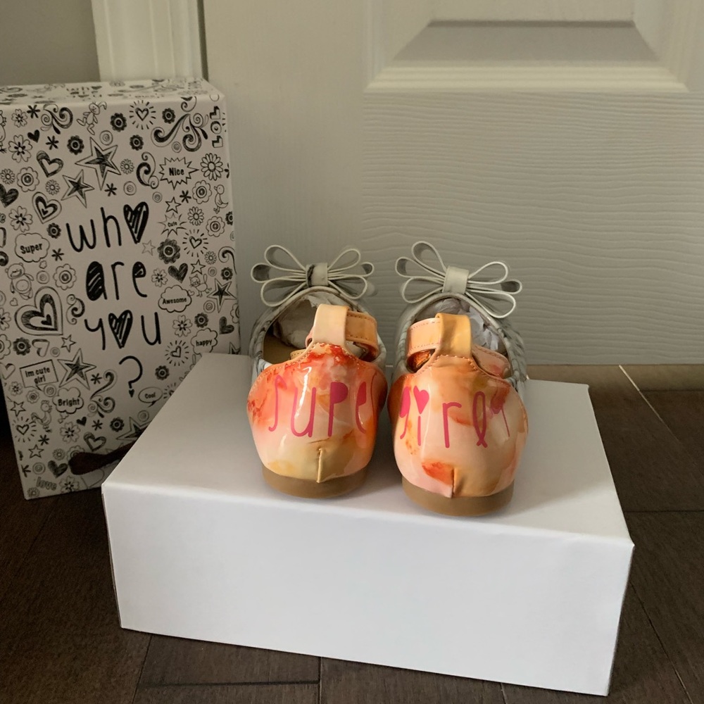 Girls shoes